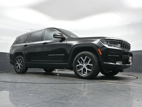 Used 2024 Jeep Grand Cherokee L Limited w/ Luxury Tech Group II image 42