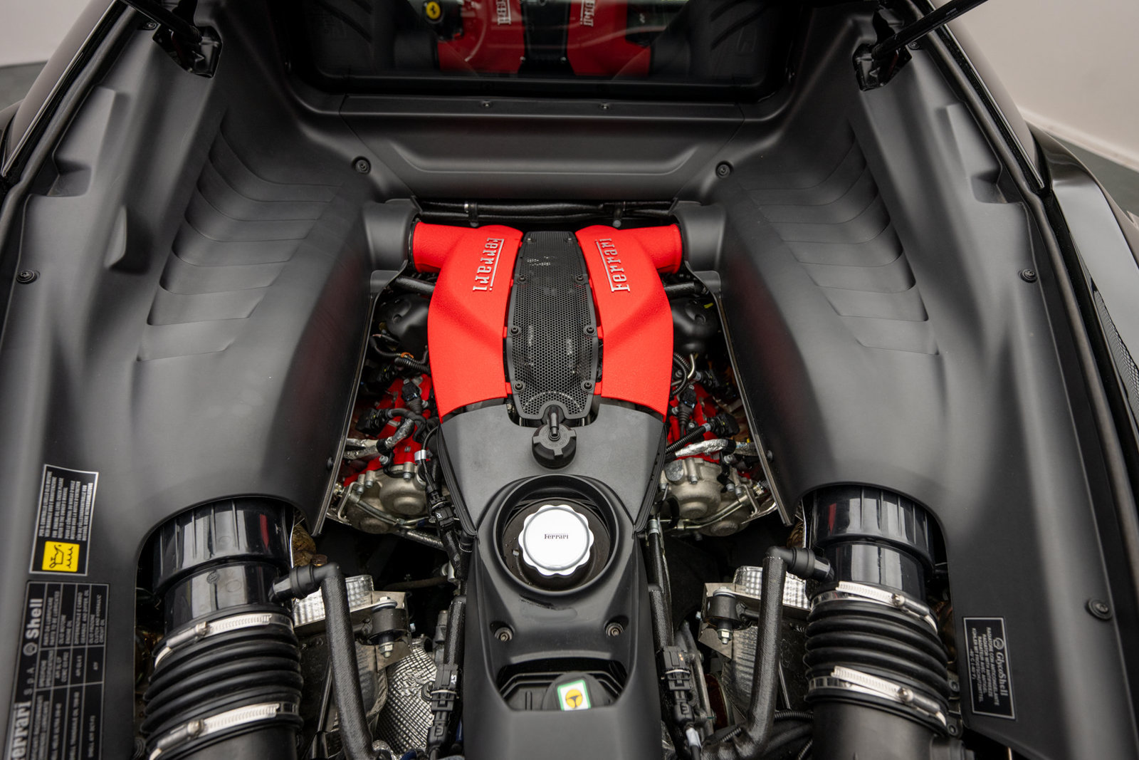 Used 2022 Ferrari F8 Tributo RWD image 42