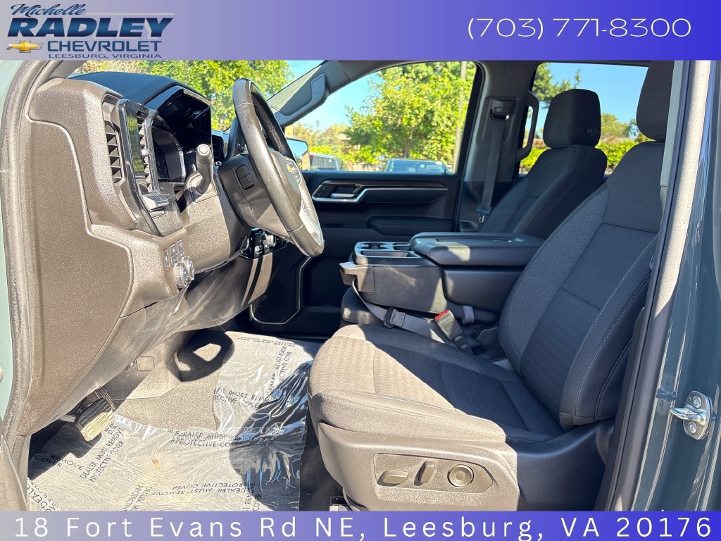 Used 2025 Chevrolet Silverado 1500 LT AWD/4WD image 21
