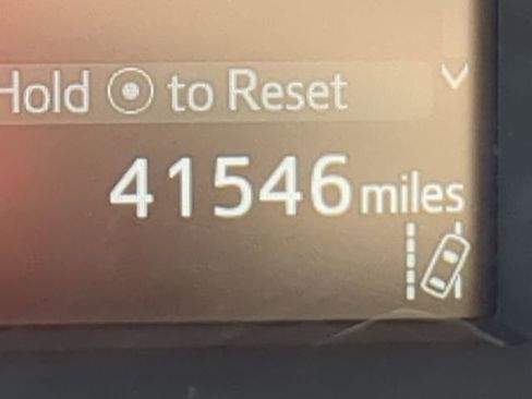 Used 2019 Toyota Highlander XLE image 24