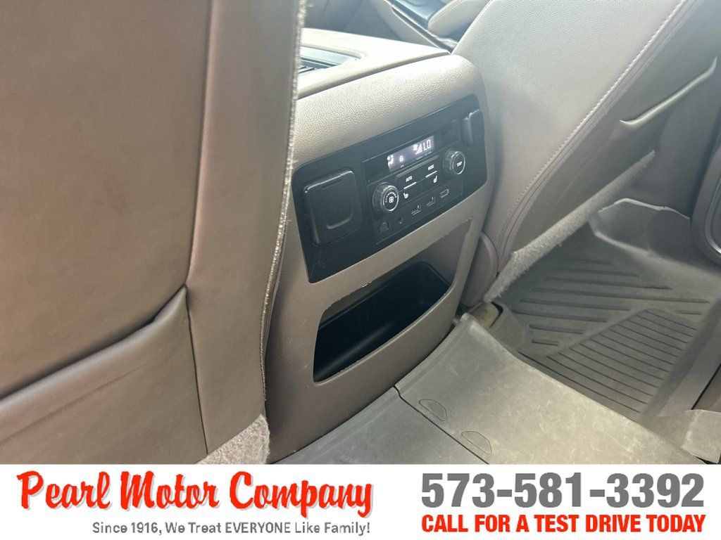 Used 2017 GMC Yukon XL SLT w/ Premium Edition AWD/4WD image 22
