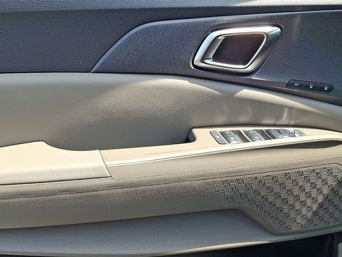 New 2026 Kia Carnival EX image 13