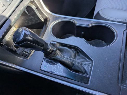 Used 2017 Toyota Camry SE FWD image 10