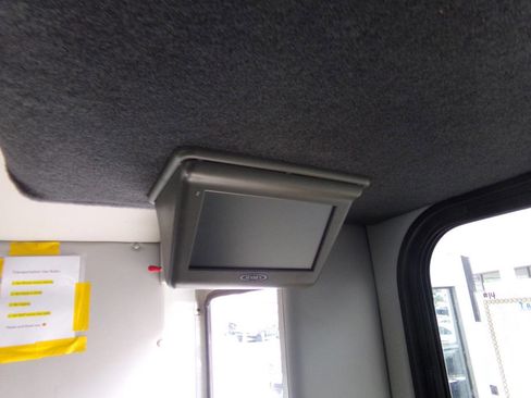 Used 2012 Ford E-450 and Econoline 450 Super Duty w/ Shuttle Bus Prep Pkg image 25