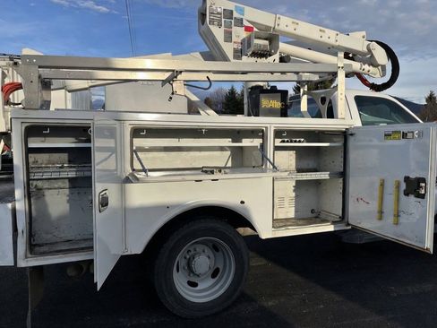 Used 2016 Ford F550 4x4 Regular Cab Super Duty image 9