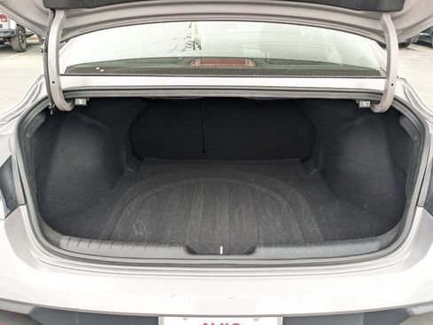 Used 2025 Hyundai Elantra SEL FWD image 27