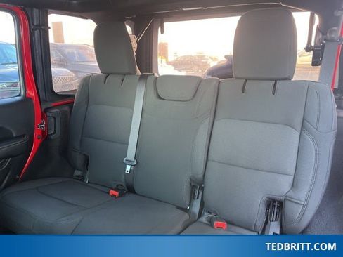 Used 2021 Jeep Wrangler Unlimited Sahara w/ Cold Weather Group image 13