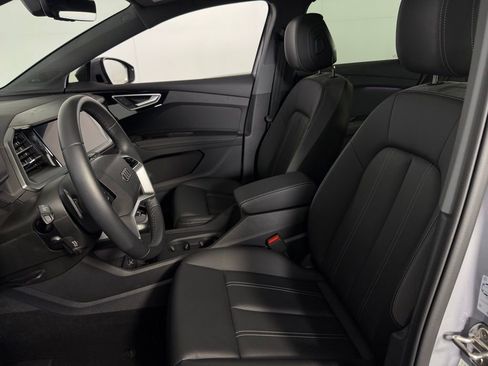 Used 2024 Audi Q4 e-tron Premium Plus w/ Premium Plus image 24