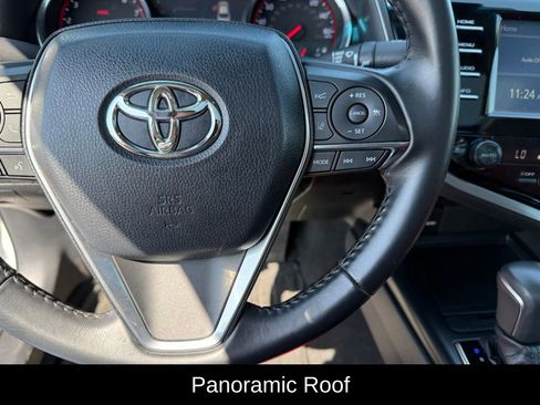 Used 2018 Toyota Camry XSE image 11