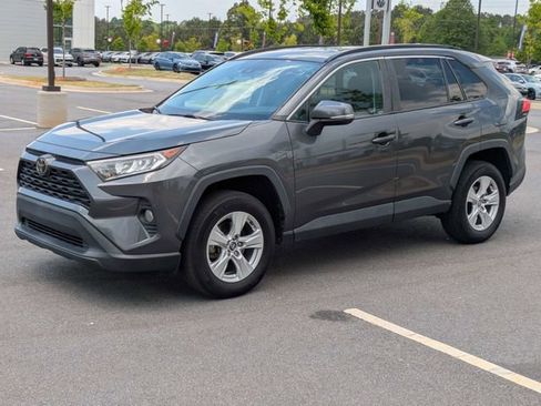 Used 2020 Toyota RAV4 XLE FWD image 4