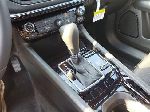 New 2026 Jeep Compass Latitude image 12