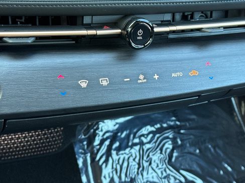 Certified 2023 Nissan Ariya AWD image 24