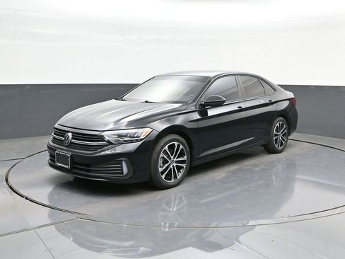 Used 2022 Volkswagen Jetta Sport image 1