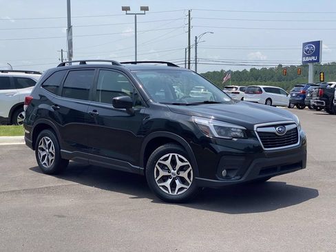 Used 2021 Subaru Forester Premium AWD/4WD image 1