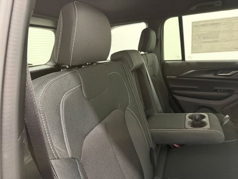 New 2026 Jeep Grand Cherokee Laredo image 11