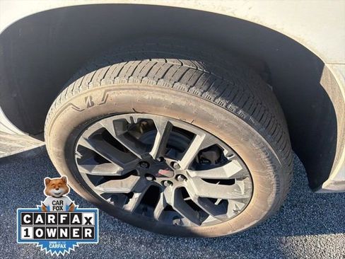 Used 2024 GMC Yukon SLE w/ Gmc Pro Safety Plus Package image 23