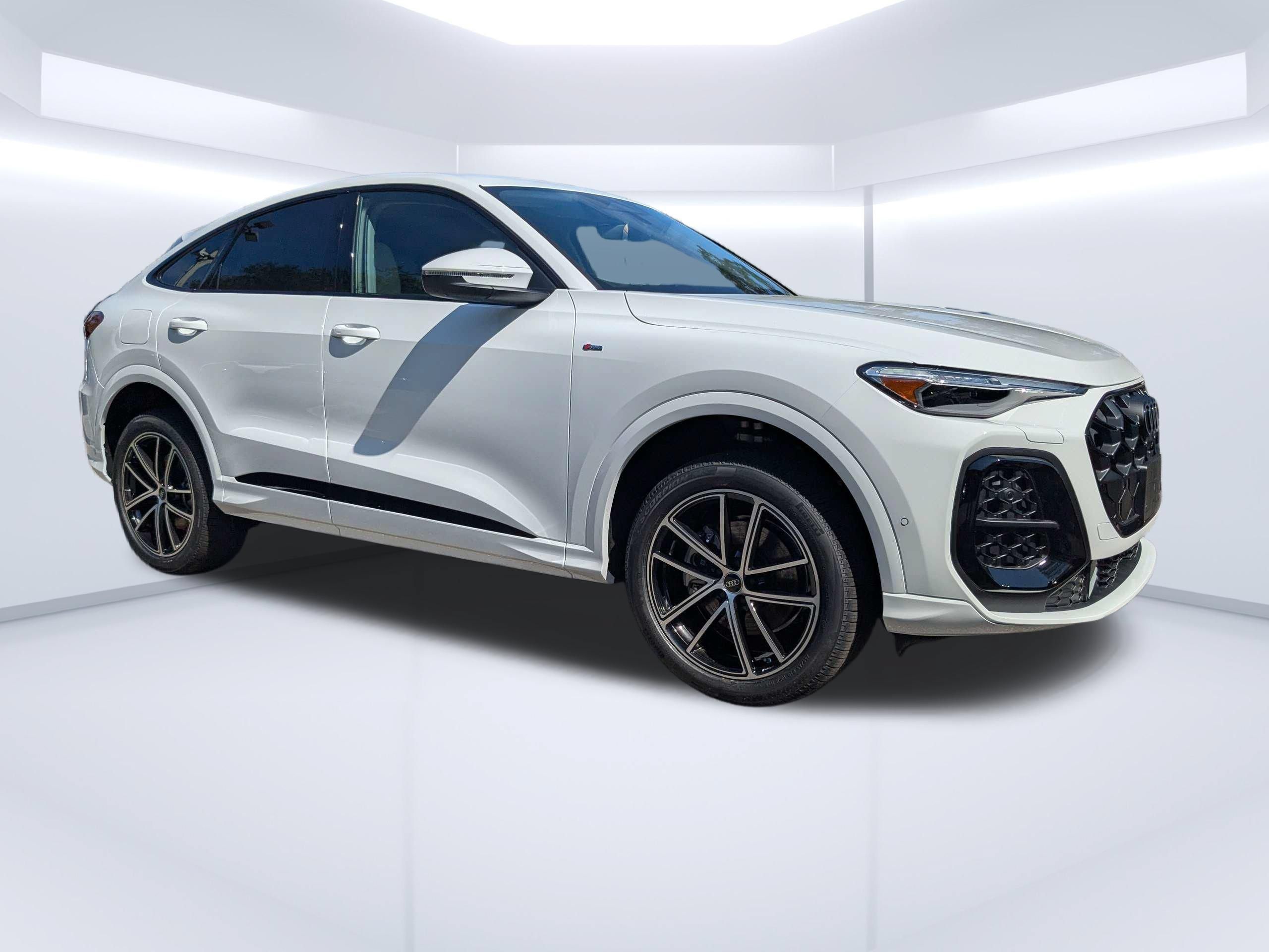 New 2026 Audi Q5 Premium Plus AWD/4WD image 2
