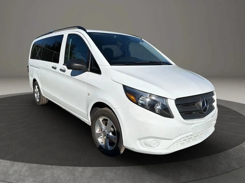 Used 2017 Mercedes-Benz Metris Passenger w/ Appearance Package image 3