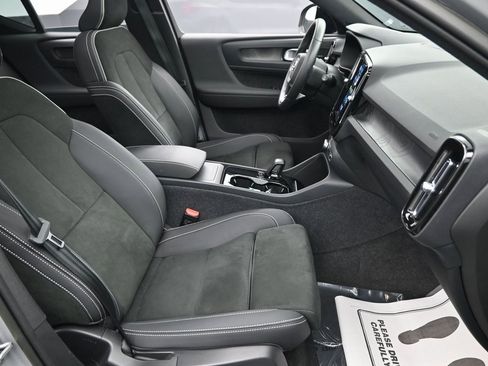 Used 2023 Volvo XC40 Recharge Ultimate w/ Protection Package Premier image 34