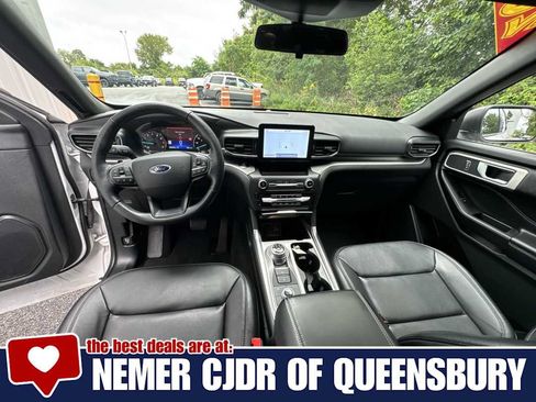 Used 2020 Ford Explorer XLT w/ Equipment Group 202A AWD/4WD image 21