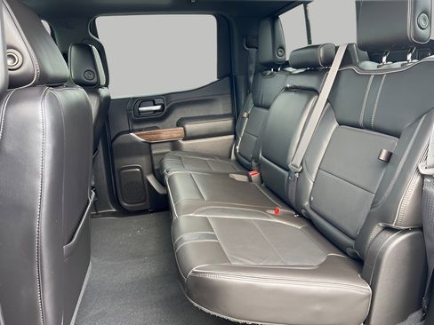 Used 2019 Chevrolet Silverado 1500 High Country w/ Technology Package image 28