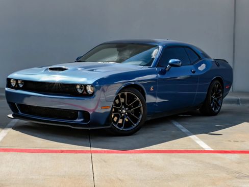 Used 2020 Dodge Challenger R/T Scat Pack RWD image 6