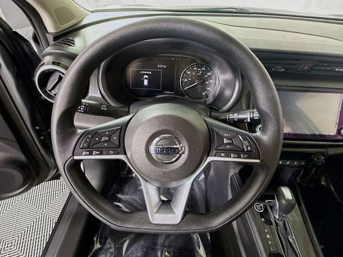 Certified 2021 Nissan Kicks SV FWD image 18