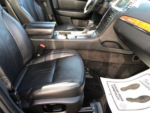 Used 2016 Lincoln MKS AWD image 20