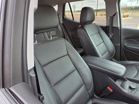Used 2024 GMC Terrain SLT w/ Infotainment Package II AWD/4WD image 43