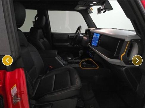 Used 2023 Ford Bronco Badlands image 3