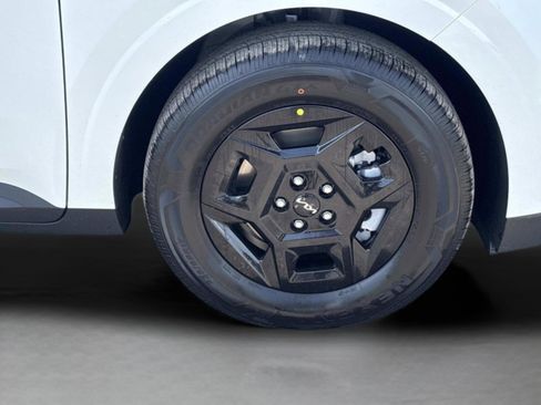 New 2026 Kia Carnival LX FWD image 9