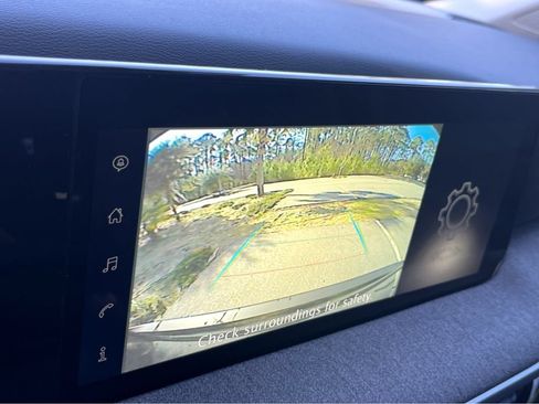 Used 2025 Nissan Kicks SV FWD image 18