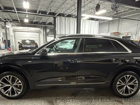 Used 2022 Audi Q8 AWD/4WD image 6