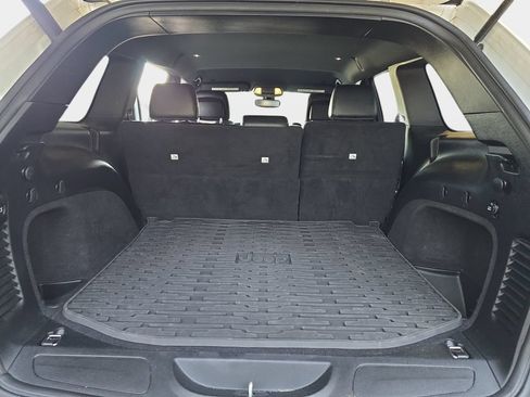 Used 2018 Jeep Grand Cherokee Altitude AWD/4WD image 14