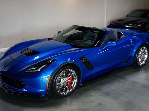 Used 2015 Chevrolet Corvette Z06 w/ 3LZ Preferred Equipment Group RWD image 29
