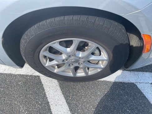 Used 2023 Chrysler Pacifica Touring-L image 12