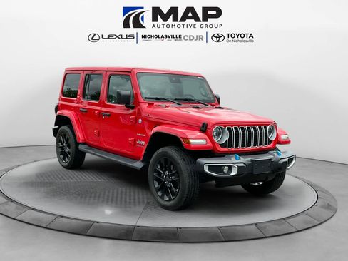 Used 2024 Jeep Wrangler Unlimited Sahara AWD/4WD image 7