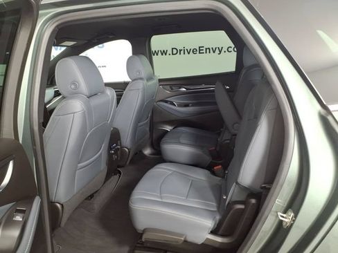 Used 2023 Buick Enclave Essence AWD/4WD image 9
