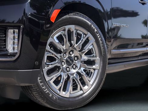 Used 2023 GMC Yukon Denali Ultimate AWD/4WD image 4