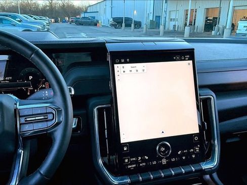 Used 2025 GMC Yukon Denali image 9