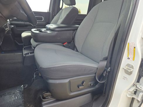Used 2024 RAM 2500 Big Horn AWD/4WD image 24