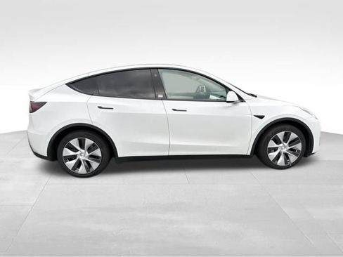 Used 2021 Tesla Model Y Long Range AWD/4WD image 14