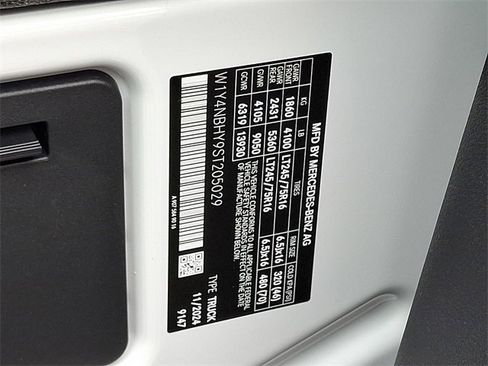 Used 2025 Mercedes-Benz Sprinter 2500 image 27