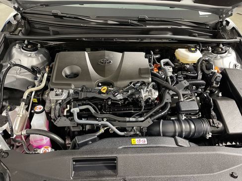 Used 2025 Toyota Camry LE FWD image 9