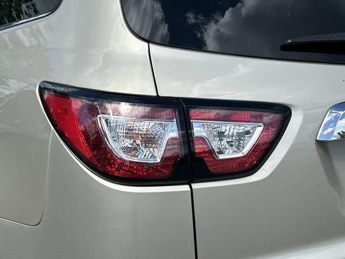 Used 2014 Chevrolet Traverse LT FWD image 10
