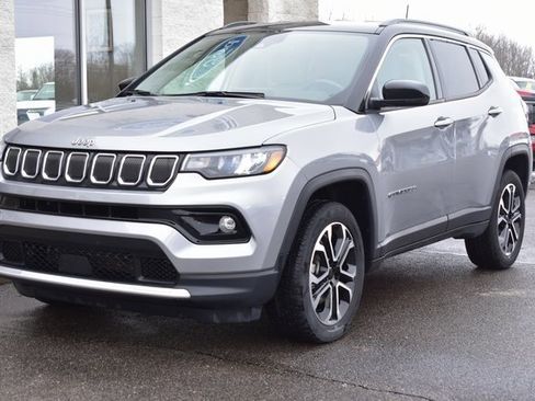 Used 2022 Jeep Compass Limited image 9