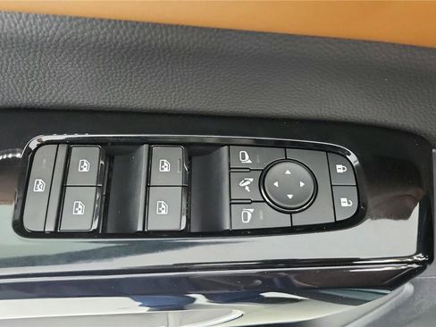 New 2026 Nissan Pathfinder Platinum image 10