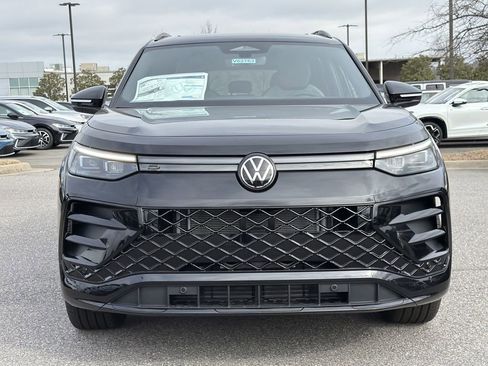 New 2026 Volkswagen Tiguan SE R-Line FWD image 8