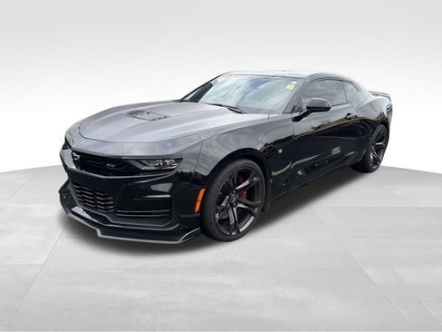 Used 2022 Chevrolet Camaro SS RWD image 6