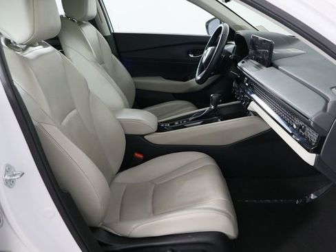 Used 2023 Honda Accord Touring image 18